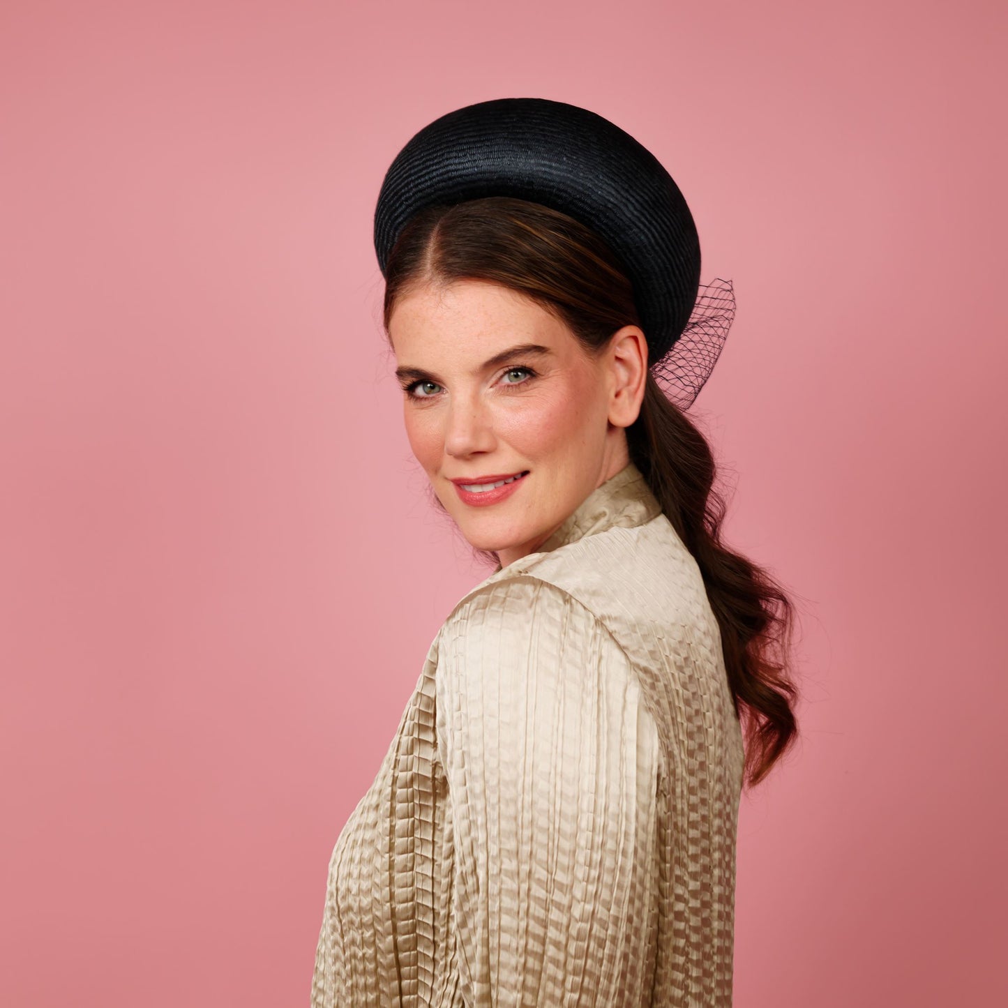 Aurellia ring pillbox in navy with veiling bow