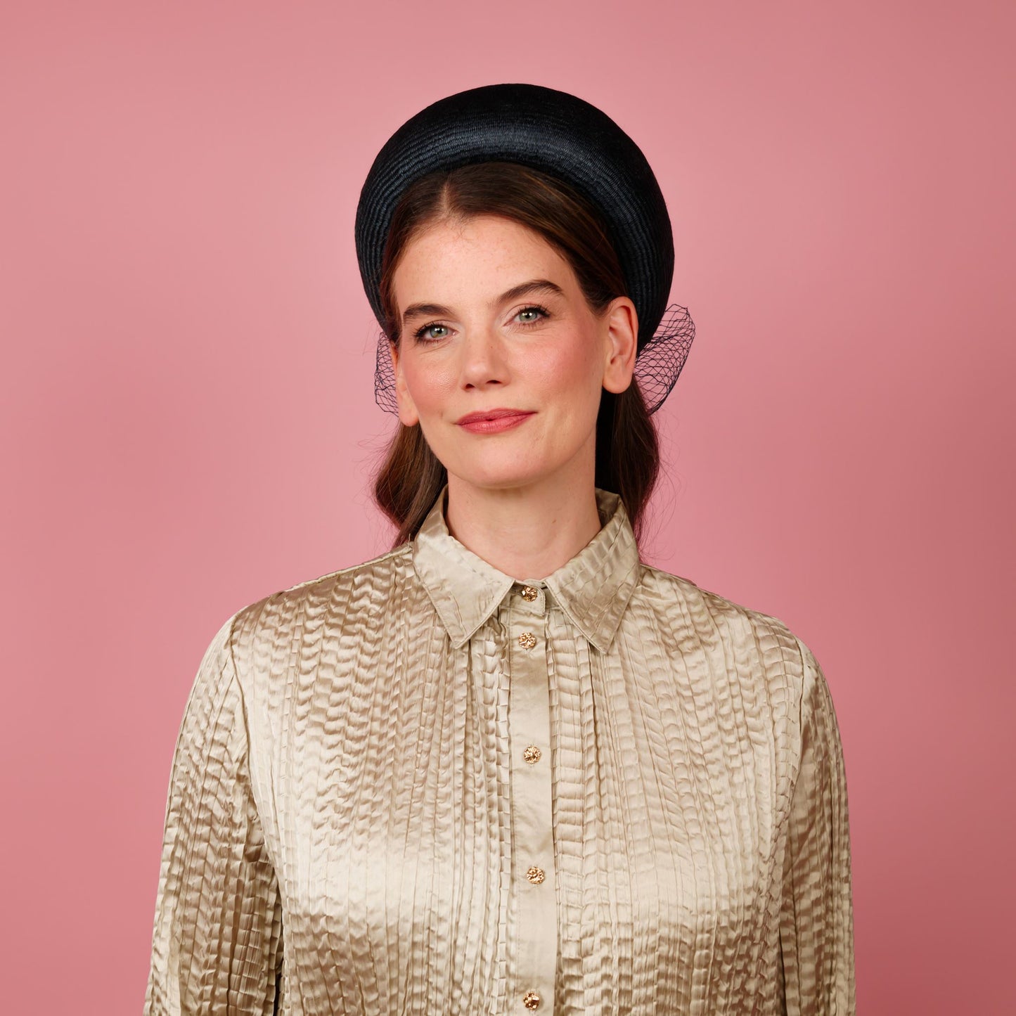Aurellia ring pillbox in navy with veiling bow