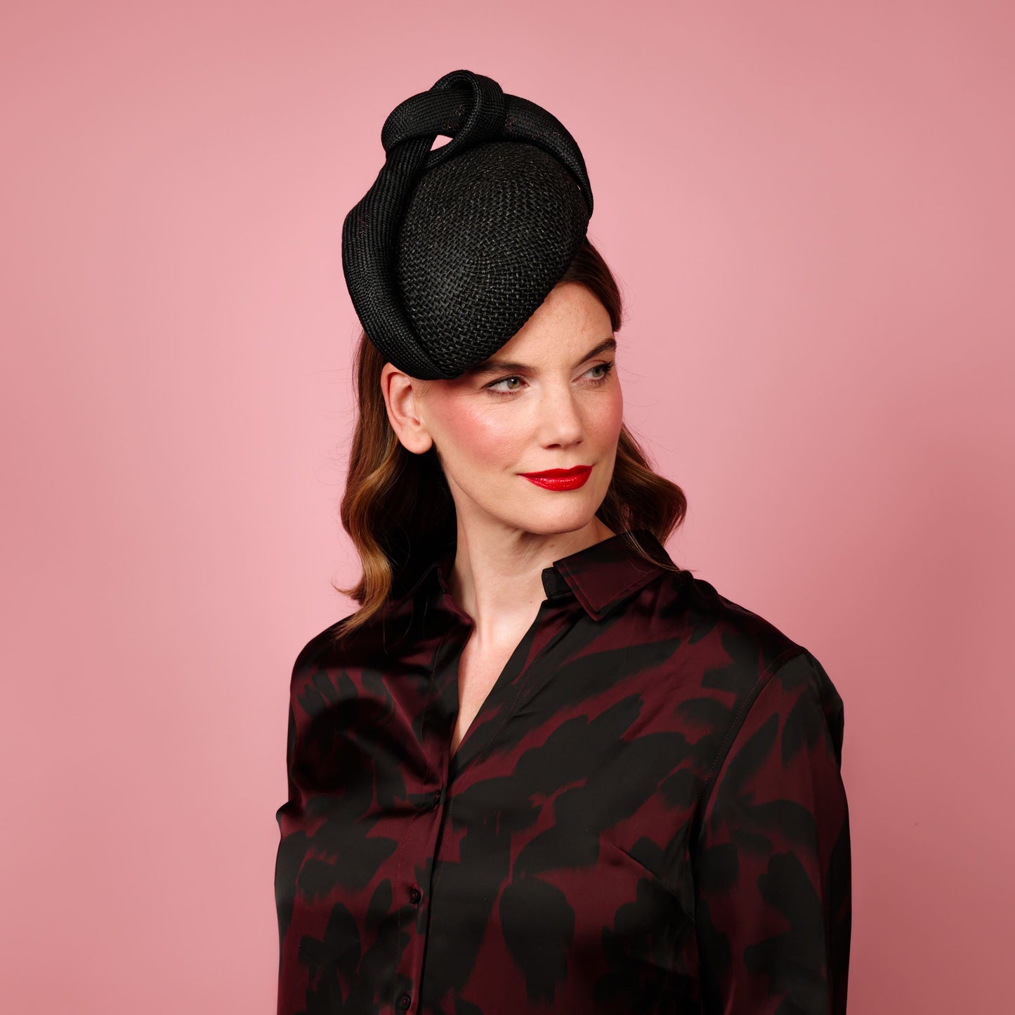 Celeste Beret with Knotted Trim in Textured Black Straw
