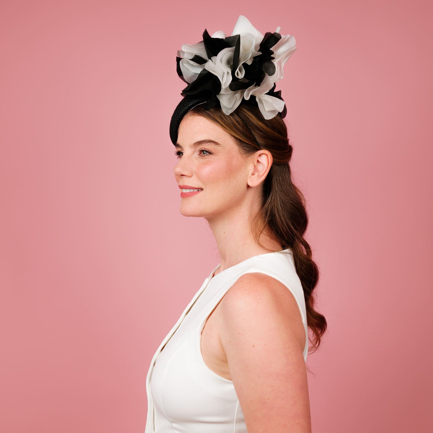 Delphie straw beret with silk flowers in black and white