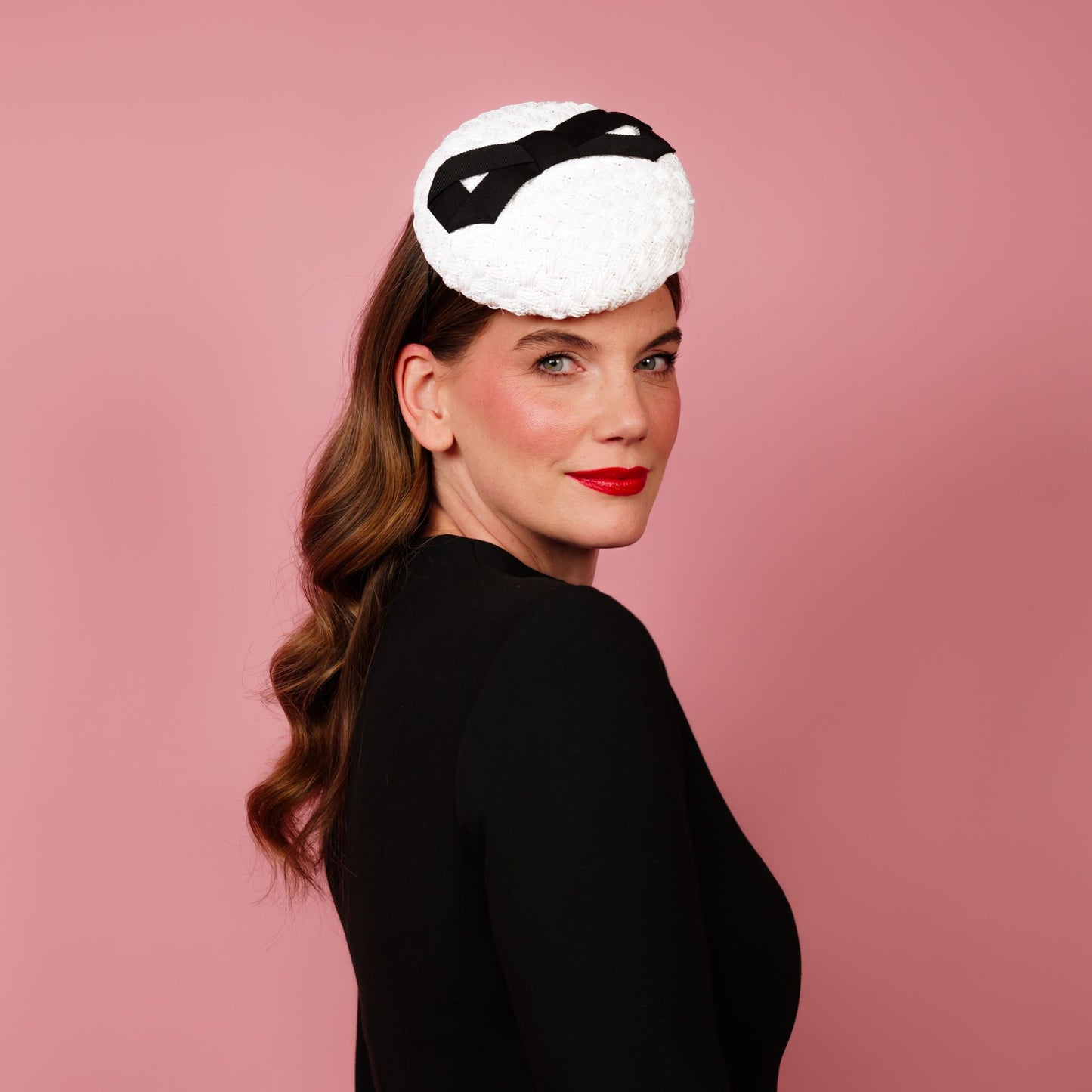 Eva Beret in white straw cloth with black infinity bow