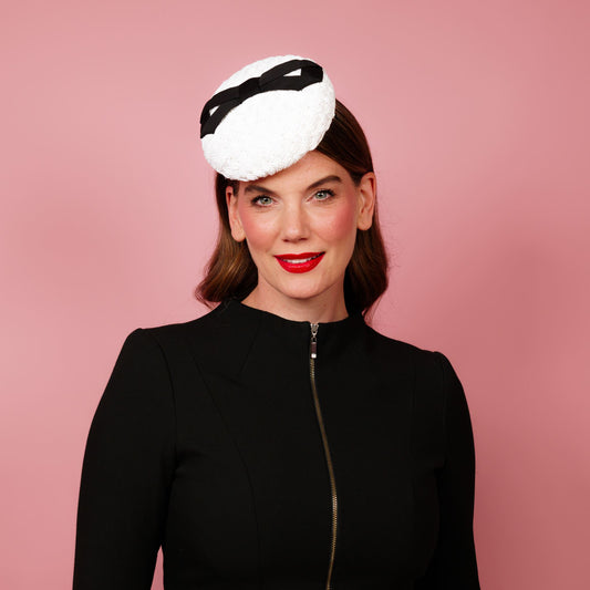 Eva Beret in white straw cloth with black infinity bow