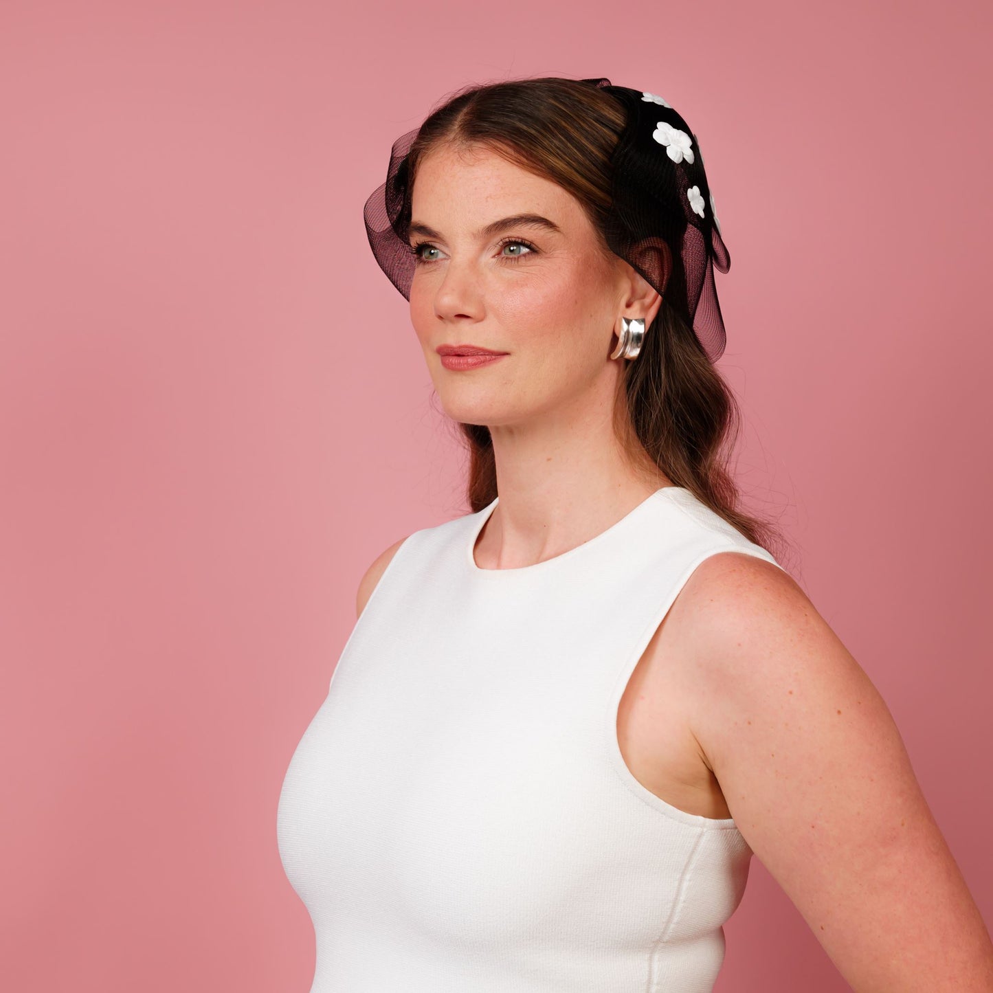 Margot back of haed bow black and white floral
