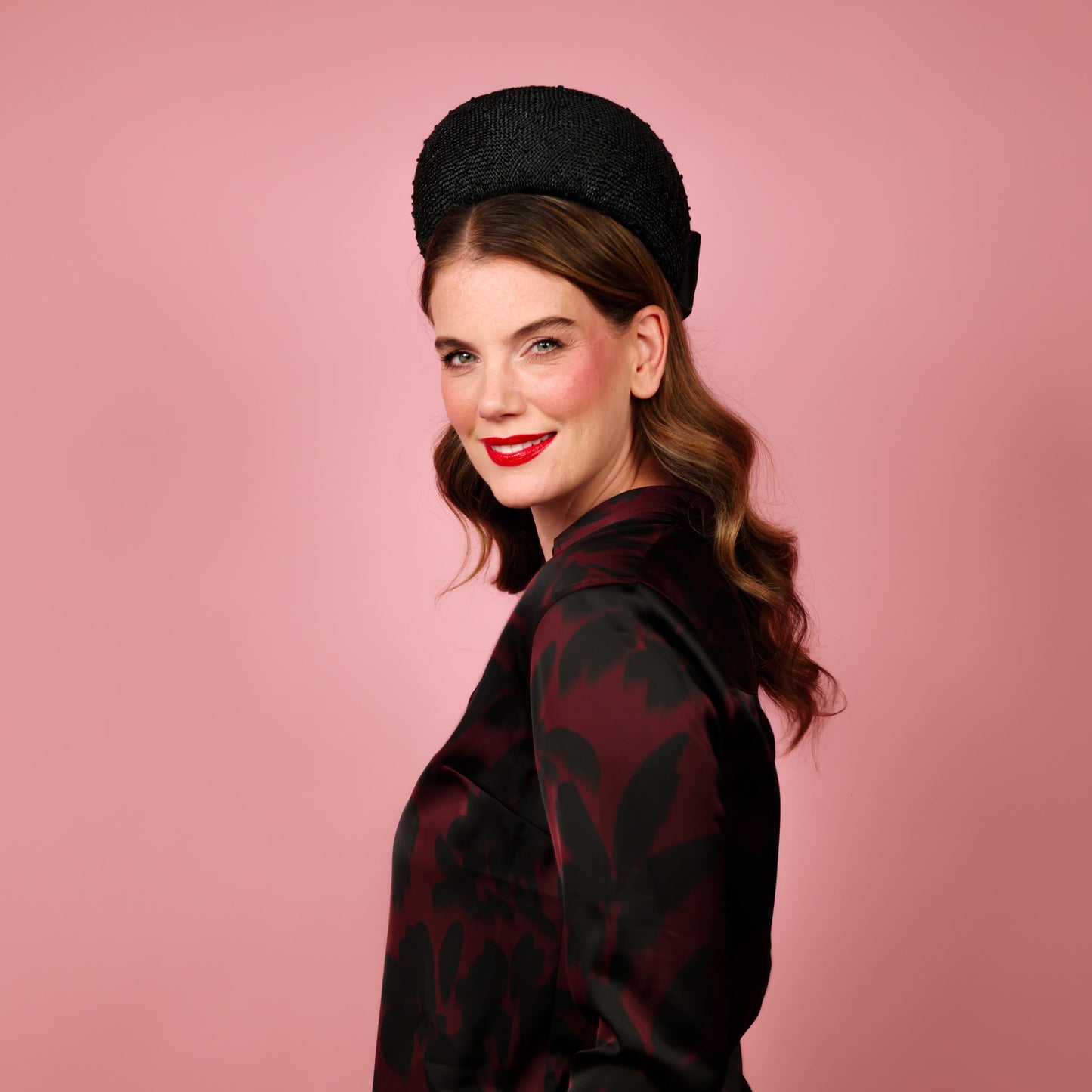 Taylor Pillbox in knotted straw with silk bow in black