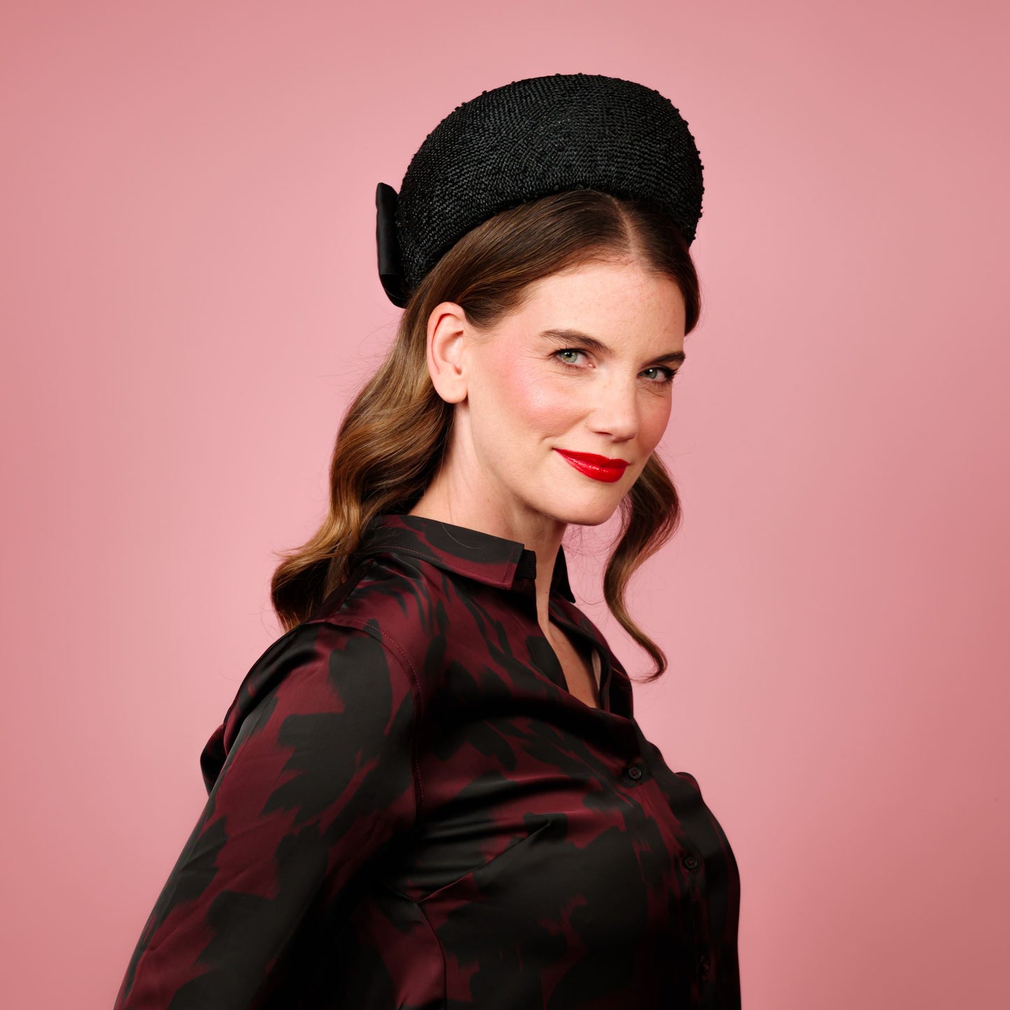 Taylor Pillbox in knotted straw with silk bow in black