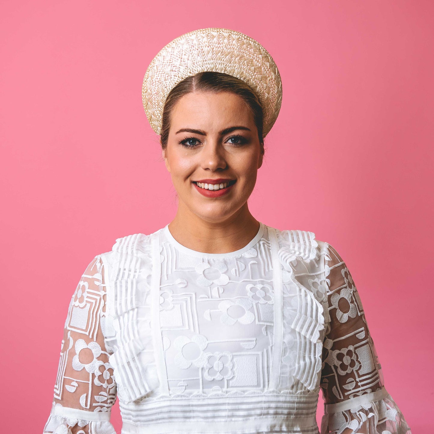 Anna Halo in textured cream straw