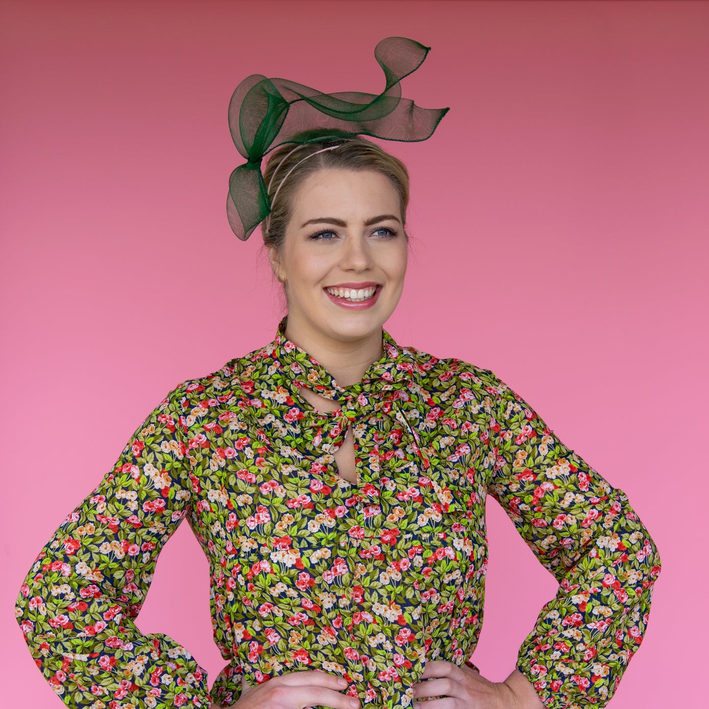 Docker Crinoline Floating Bow Headband in Green