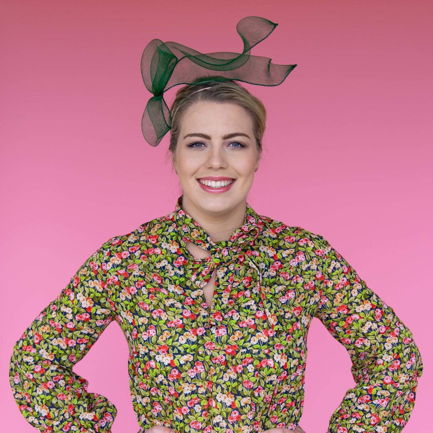 Docker Crinoline Floating Bow Headband in Green